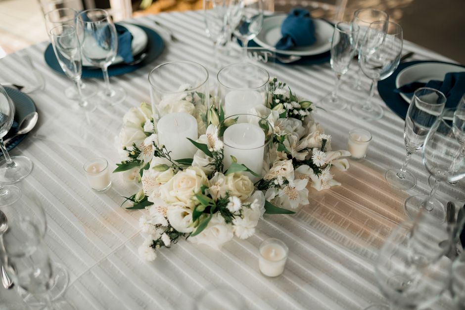 Beautiful wedding table floral centerpiece